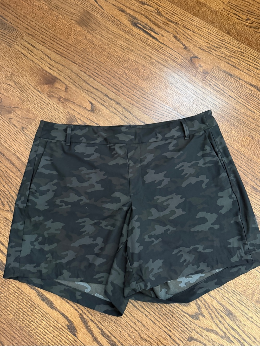 SPANX Women's Camo Print Shorts - Black & Dark Green